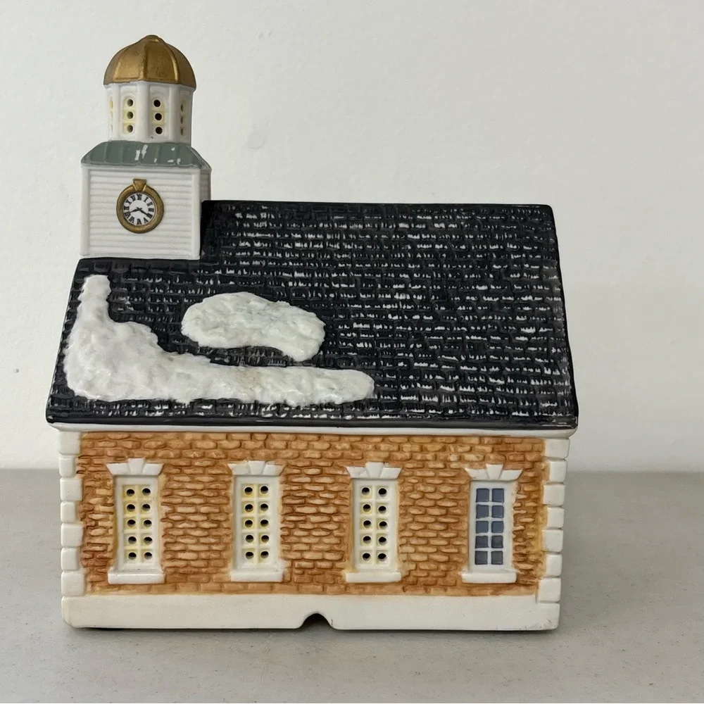 Thomas Kinkade‎ Town Hall St. Nicholas Circle VTG 1993 No Light Included